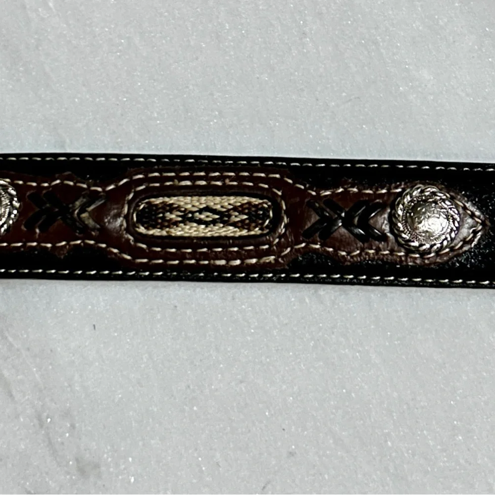 Nocona Belt Co. ~ Boys Size 18 ~ Western ~ Brown & Black Leather W/Conchos Belt